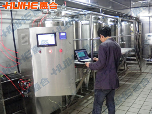 江蘇南通1500L全自動CIP清洗系統(tǒng)調(diào)試現(xiàn)場圖1